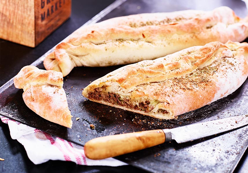 Stor pirog med köttfärs