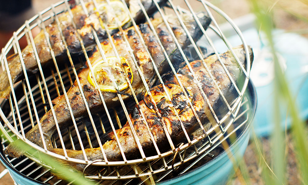 grillad-fisk-med-kryddsmor-1000x600.jpg