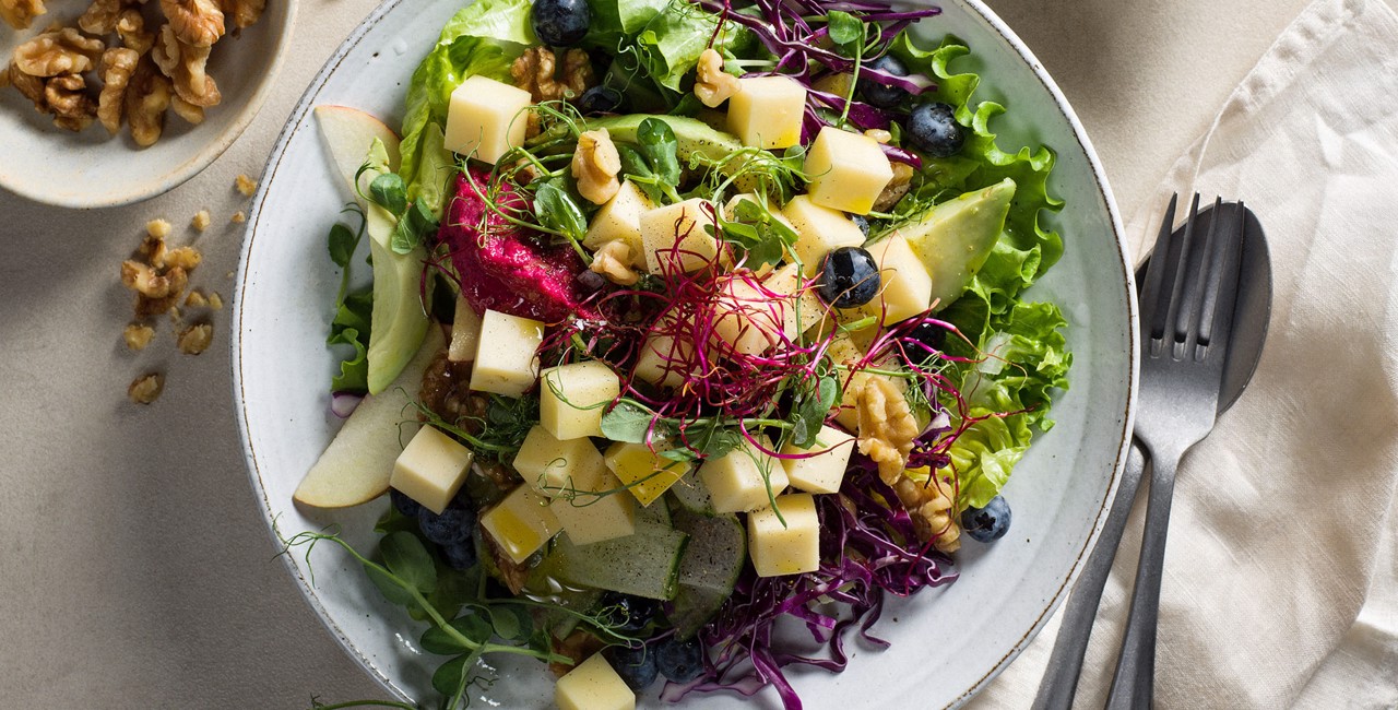 Till frukost, mellis och middag – så gör du din dag härligt ”ostig” och näringsrik