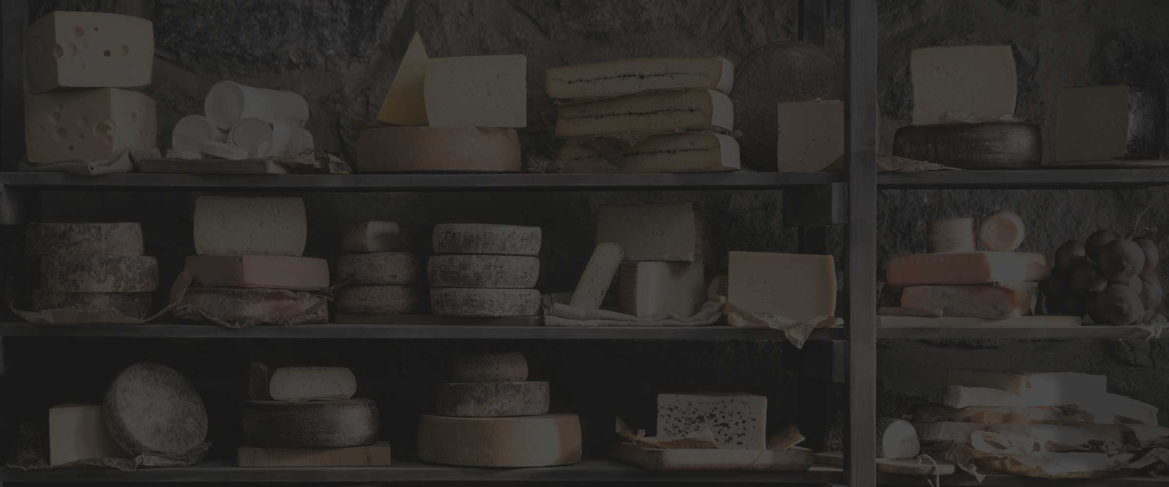 Olika ostar på en hylla