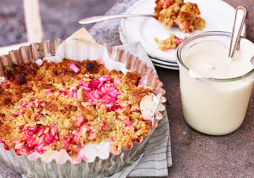 Knäckig rabarberpaj