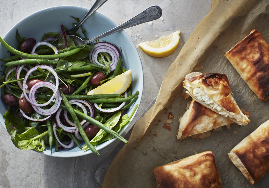 Inbakad vitost med medelhavssallad