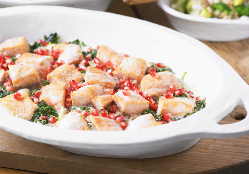 Lax med spenat och granatäpple