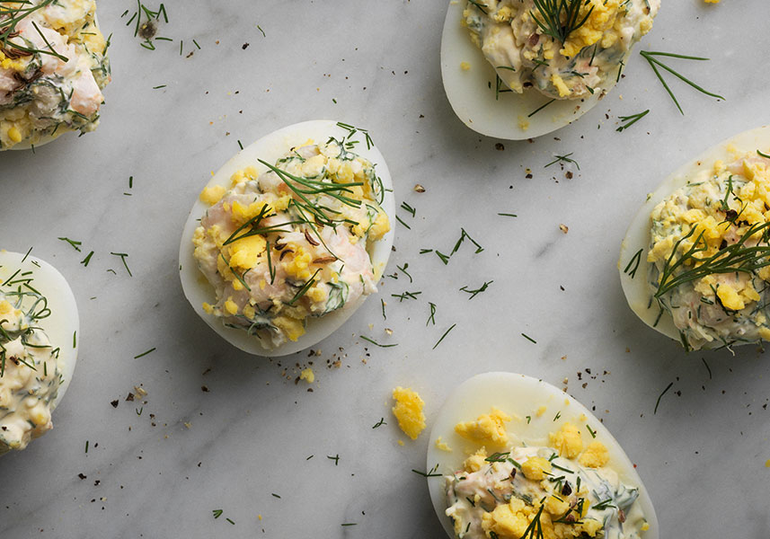 Ägghalvor med räkröra