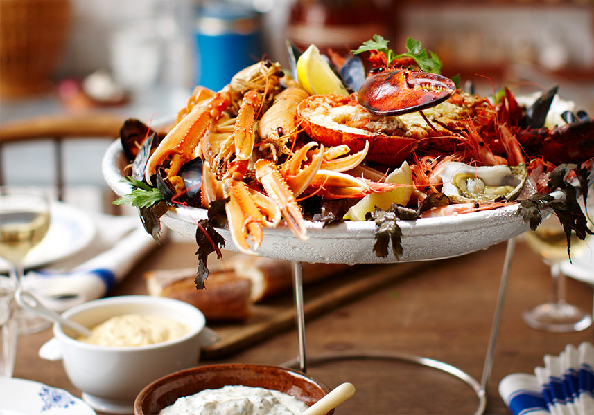 Skaldjursplatå med två såser