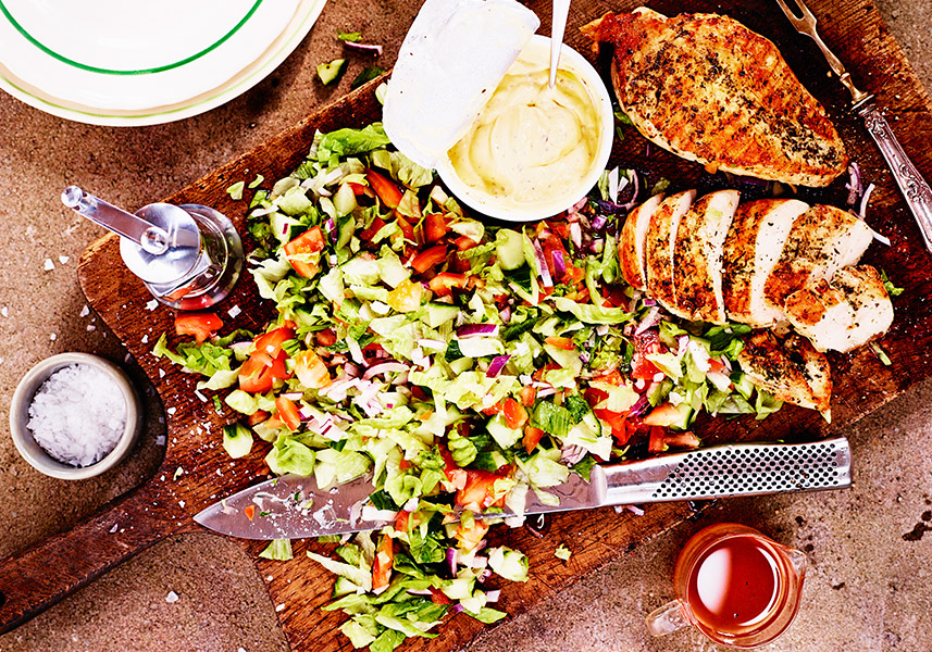 Grillad dragonkyckling med amerikansk hacksallad