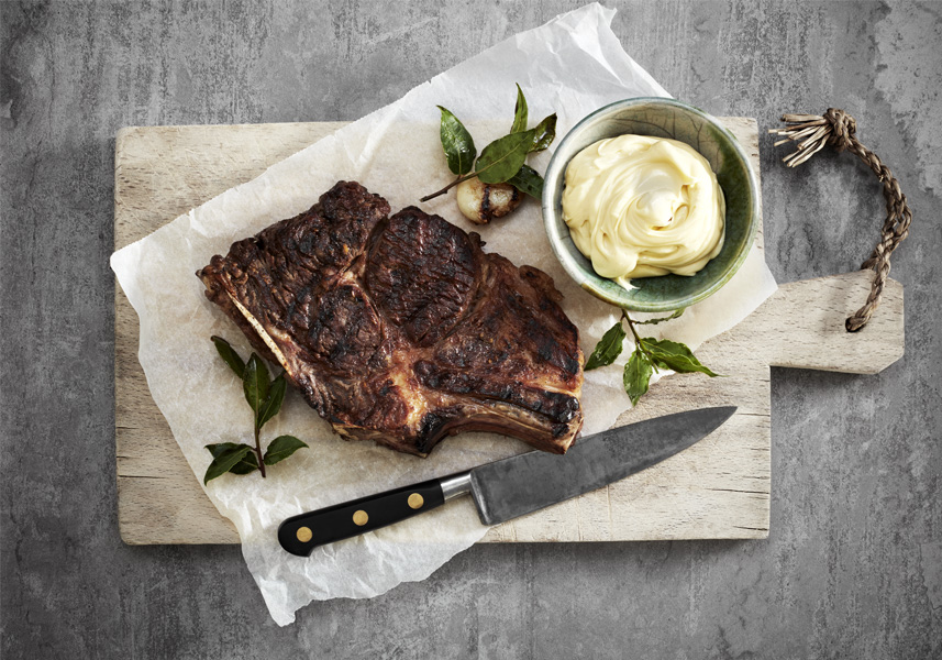 Biff med grillat vitlökssmör